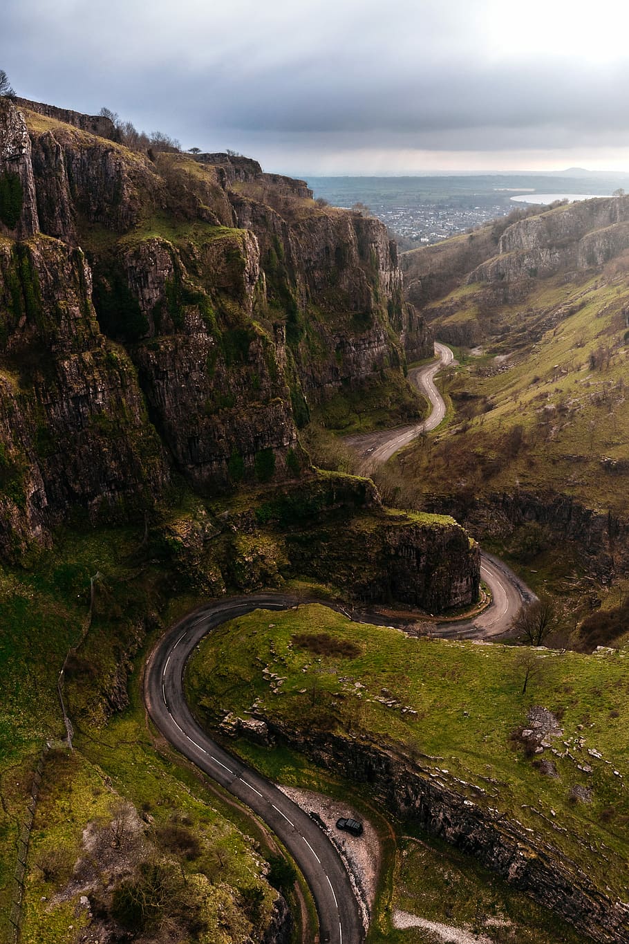 cliff top view of cheddar gorge